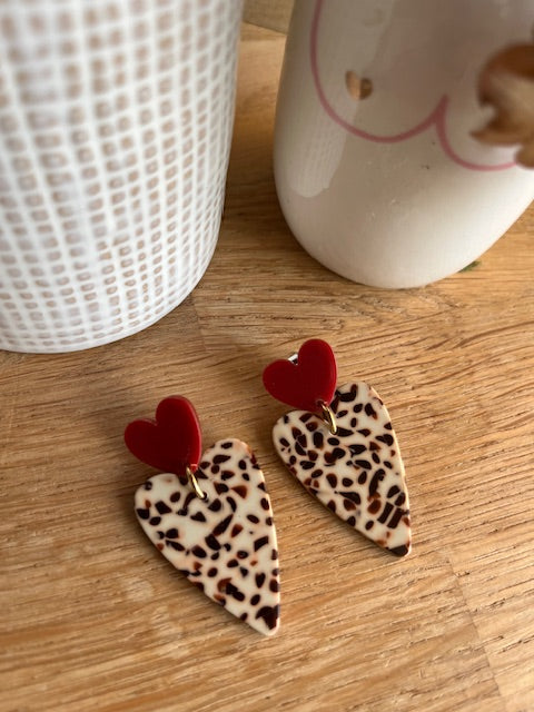 •  Boucles d'oreilles PARIS • puces Bordeaux et cœur terrazzo beige