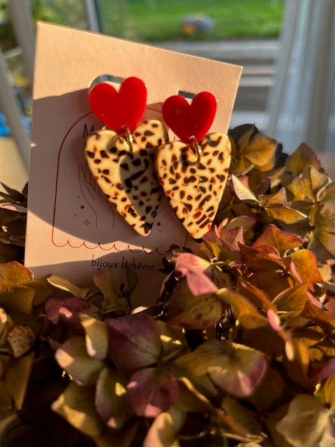 •  Boucles d'oreilles PARIS • puces Bordeaux et cœur terrazzo beige